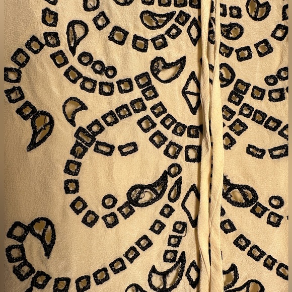 Nanette Lepore size 4 cream blouse - Picture 3 of 5